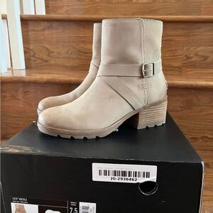 Sorel women’s boots, style Cate Buckle, 7.5